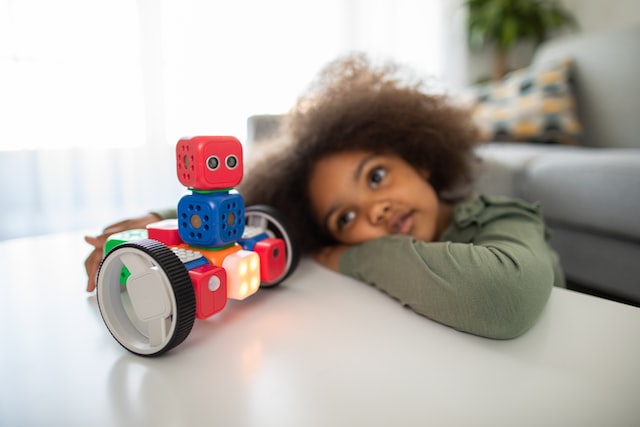 Jakie zabawki interaktywne są najlepsze dla dzieci z zaburzeniami sensorycznymi?