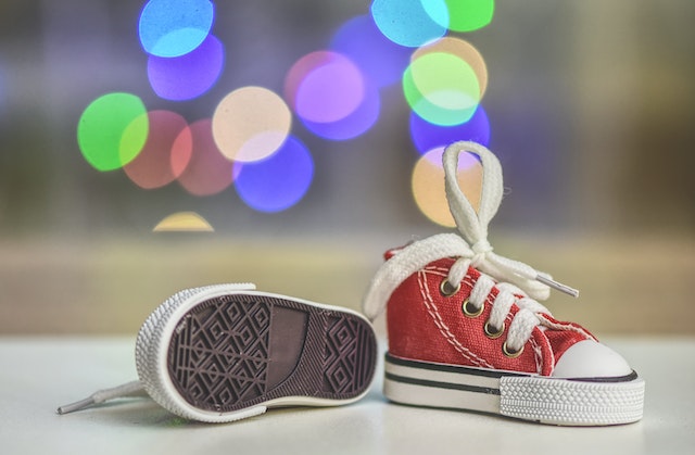 10 sposobów na sprawienie, by kupowanie butów stało się zabawą dla dziecka