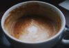 Dlaczego ekspres do kawy nie spienia mleka