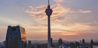 Jak kleić taśma dwustronna?