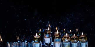 Co może być przyczyną zapalania się lampki kontrolnej ciśnienia oleju po uruchomieniu silnika?