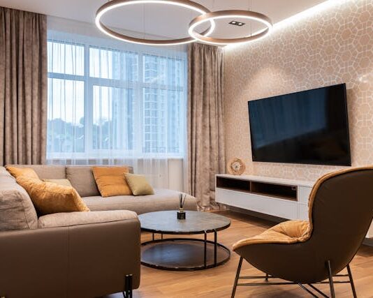 Dywany i narożniki wypoczynkowe – jak urządzić salon, aby stał się sercem domu? NAROŻNIK