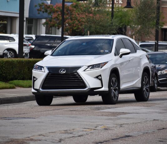 Olej 5W30 – nowoczesne rozwiązanie dla silników benzynowych i diesla Olej 5W30