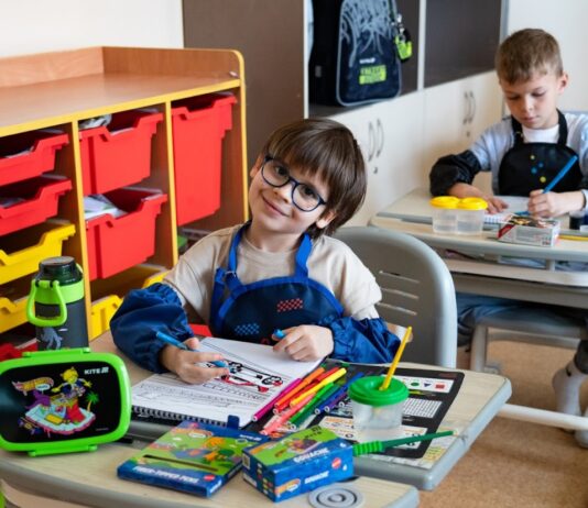 Kreatywne artykuły plastyczne do szkoły – nauka przez zabawę Kreatywne artykuły plastyczne do szkoły