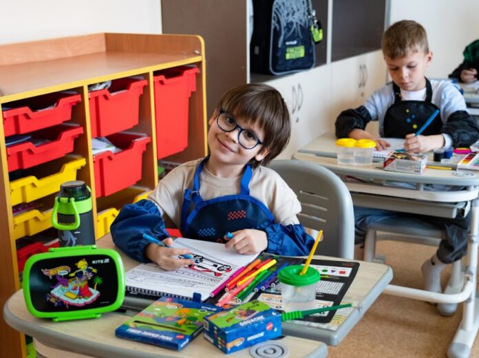 Bez tytułu Kreatywne artykuły plastyczne do szkoły