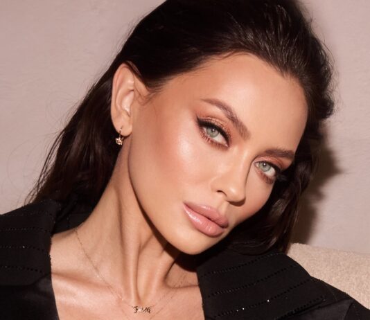 Czy złote naszyjniki z diamentami pasują tylko na wyjątkowe chwile? Złote naszyjniki z diamentami